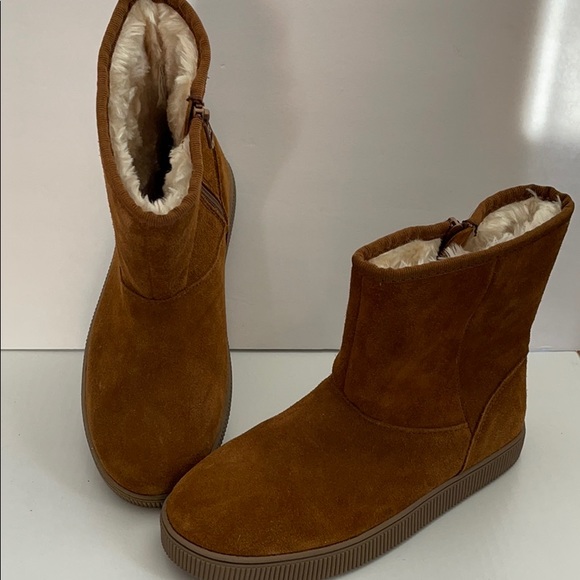 Cat & Jack Other - NWOT Cat and Jack Emily Shearling Style Size 4